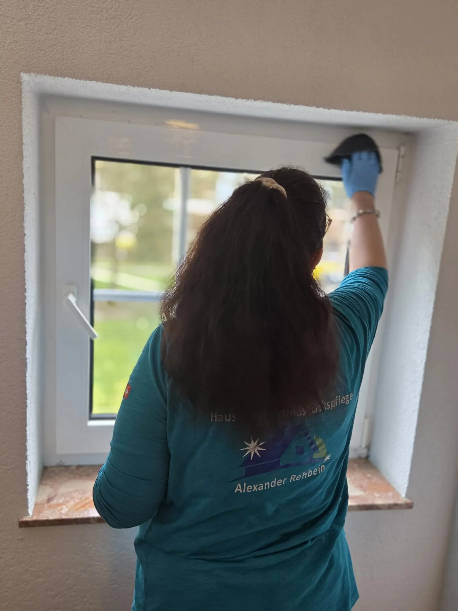 Fensterrahmen und Glas von innen