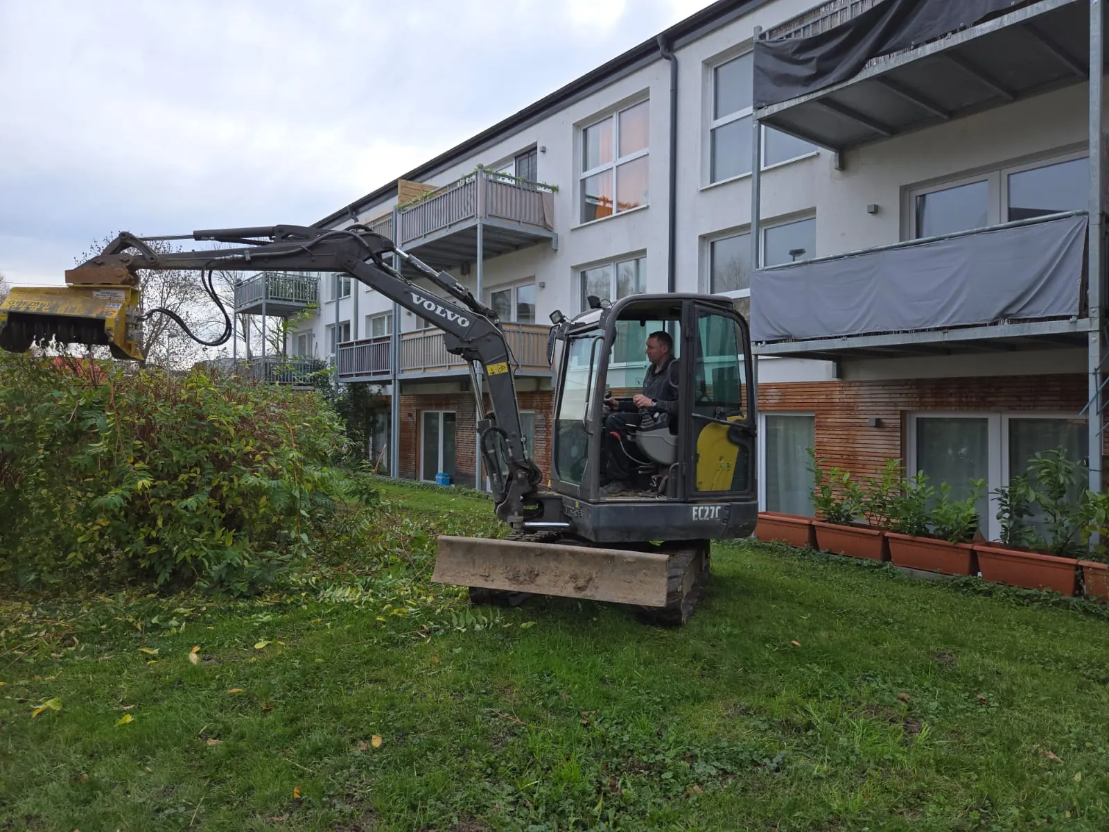Minibagger mit Mulcher